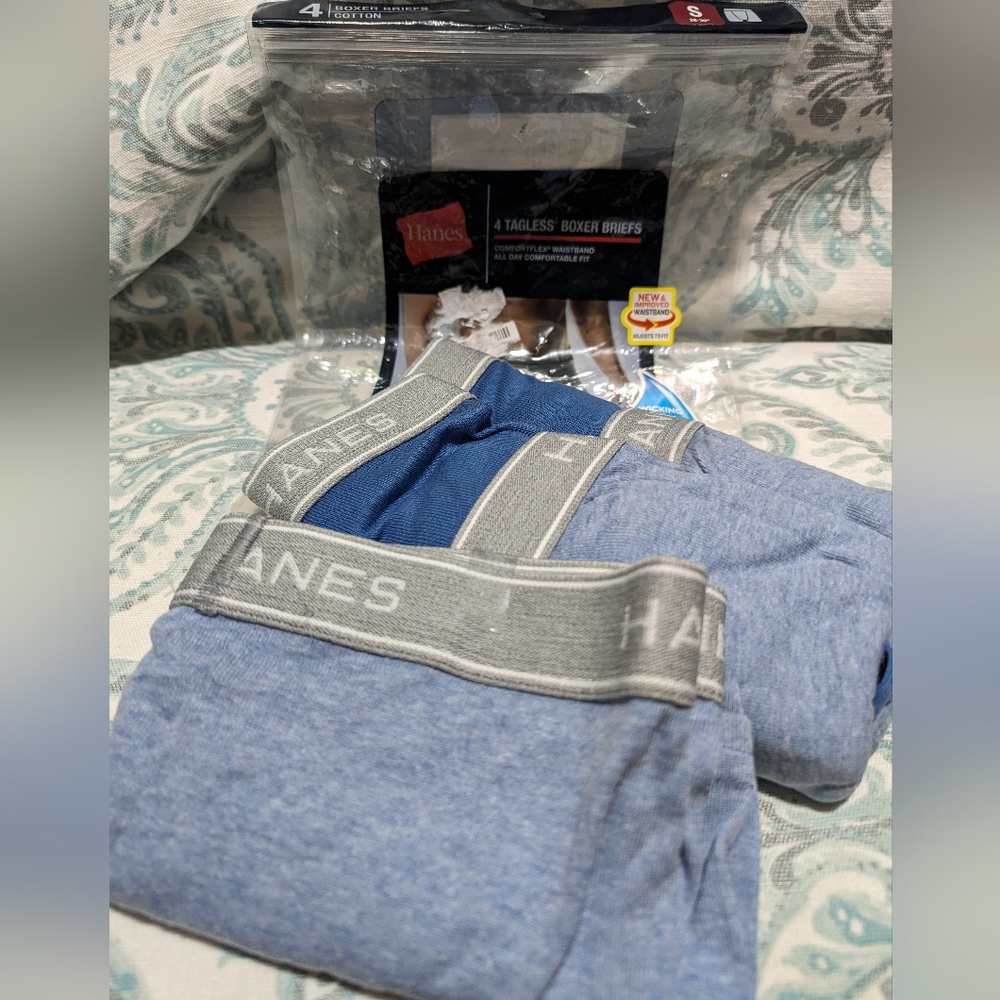 3 Hanes boxer briefs